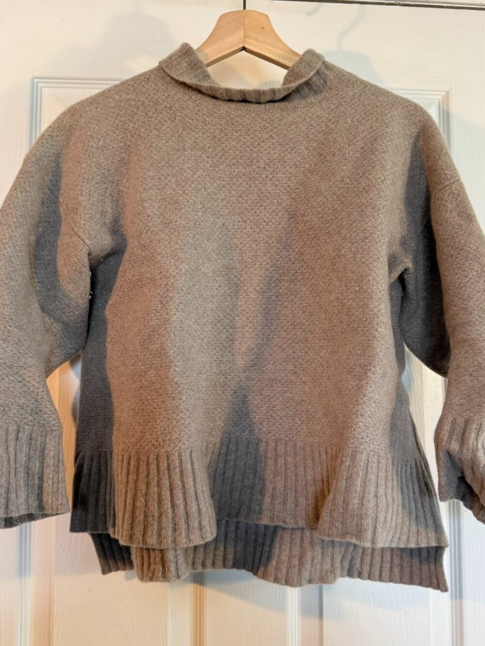 Everlane Recycled Cashmere & Wool Turtleneck Sweater Shrunken fits like a small